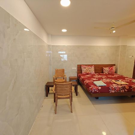 Saibala Lnn Hotel Chennai Bagian luar foto