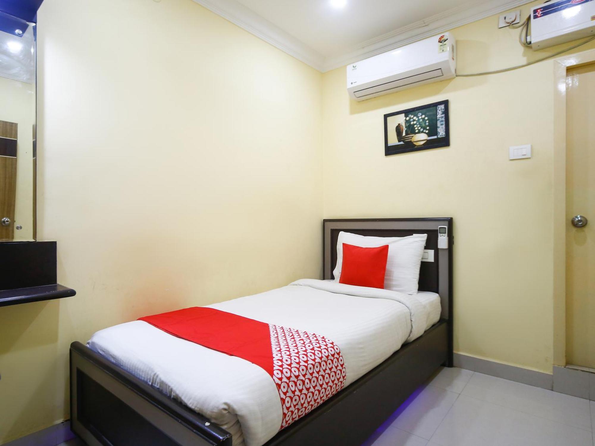 Saibala Lnn Hotel Chennai Bagian luar foto