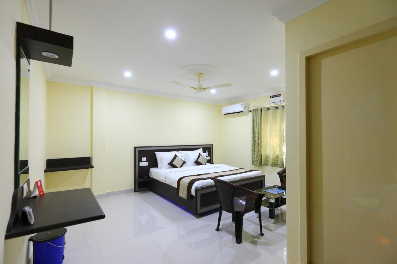 Saibala Lnn Hotel Chennai Bagian luar foto