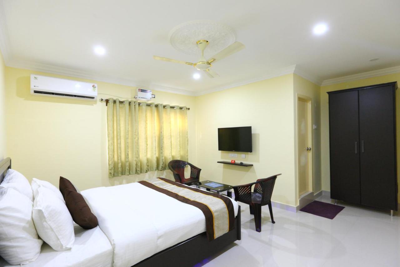 Saibala Lnn Hotel Chennai Bagian luar foto