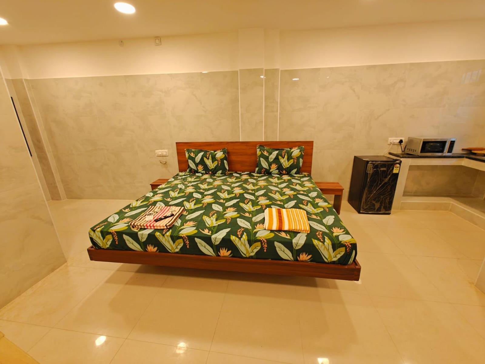 Saibala Lnn Hotel Chennai Bagian luar foto