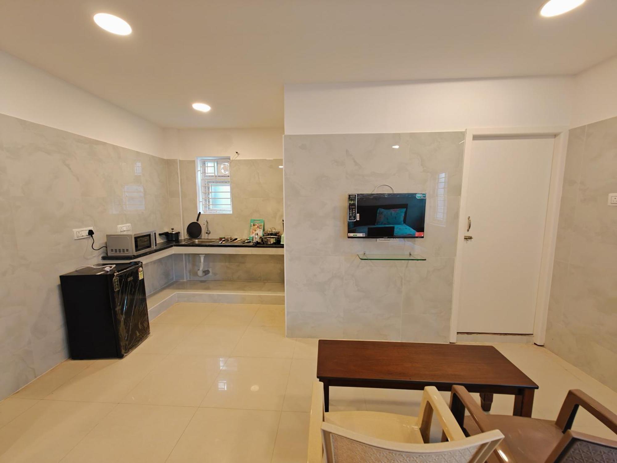 Saibala Lnn Hotel Chennai Bagian luar foto