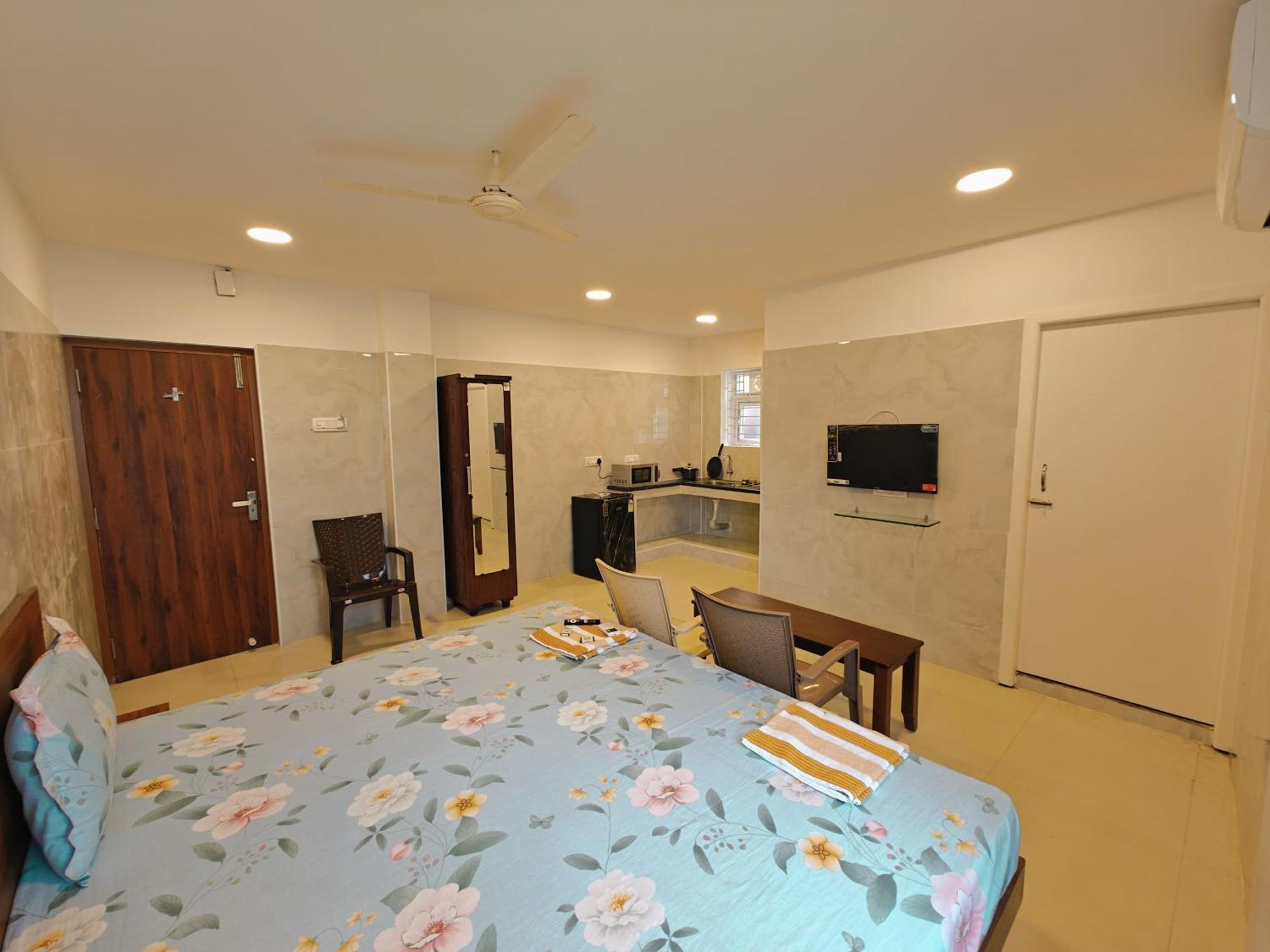 Saibala Lnn Hotel Chennai Bagian luar foto