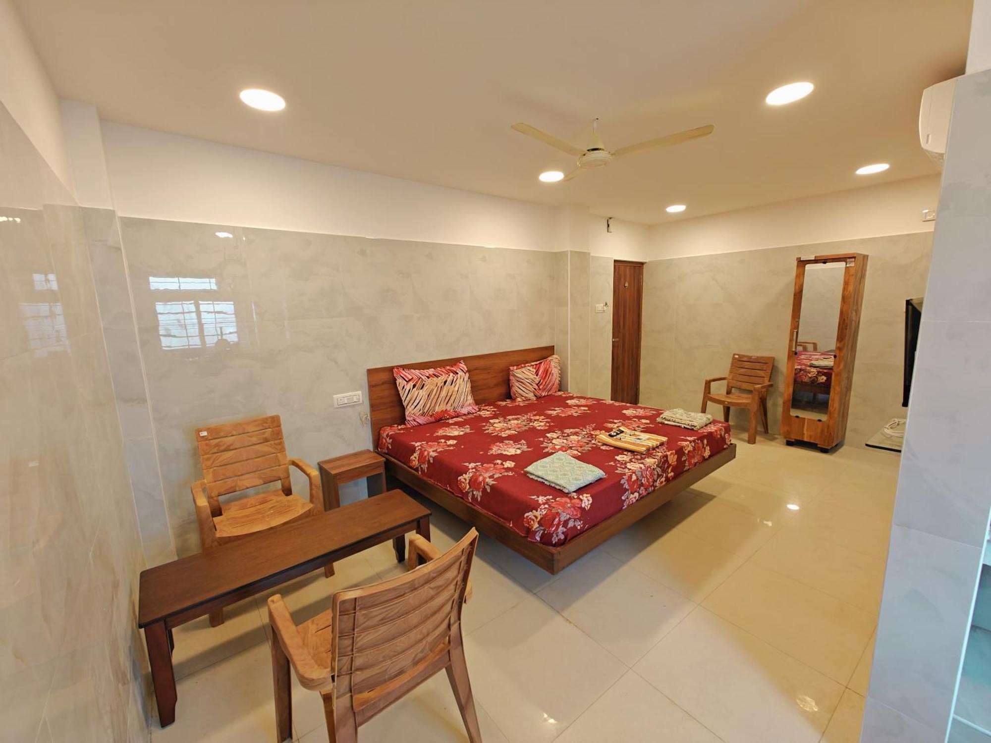 Saibala Lnn Hotel Chennai Bagian luar foto